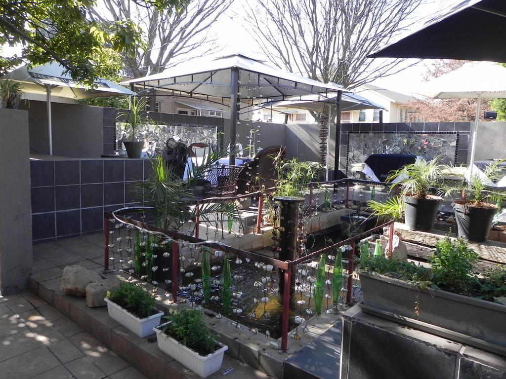 44 On Ennis Guest Lodge And Restaurant - No Load Sheddding Ermelo Luaran gambar