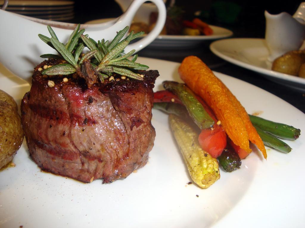 44 On Ennis Guest Lodge And Restaurant - No Load Sheddding Ermelo Luaran gambar